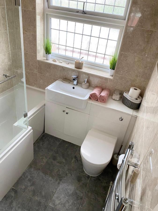Beautiful Newly Renovated House In Rainham Essex Villa Exteriör bild