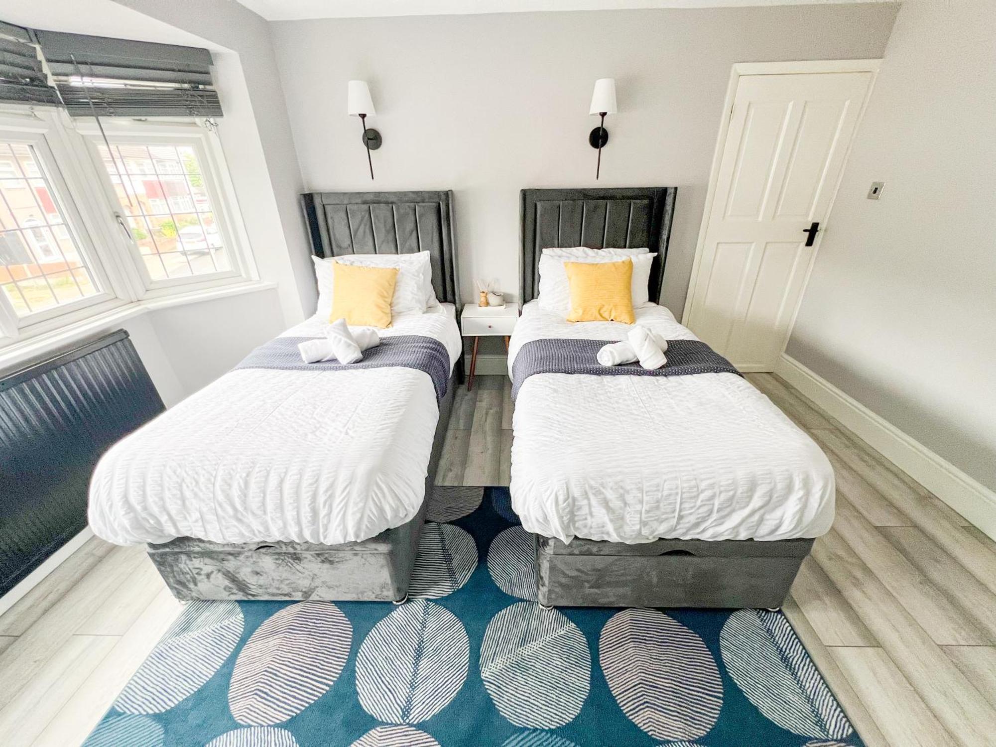 Beautiful Newly Renovated House In Rainham Essex Villa Exteriör bild
